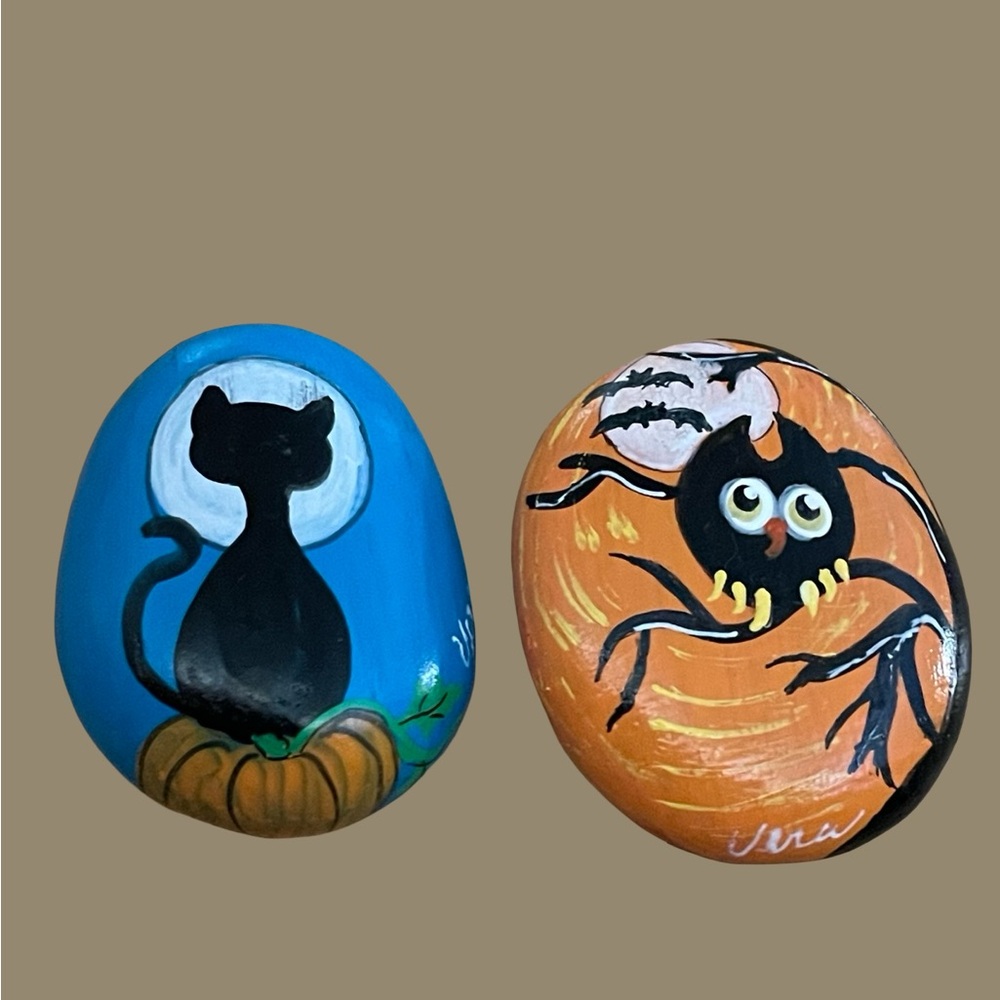 Hand crafted painted Halloween rocks black cat owl pumpkin bats moon set of two - Picture 10 of 13